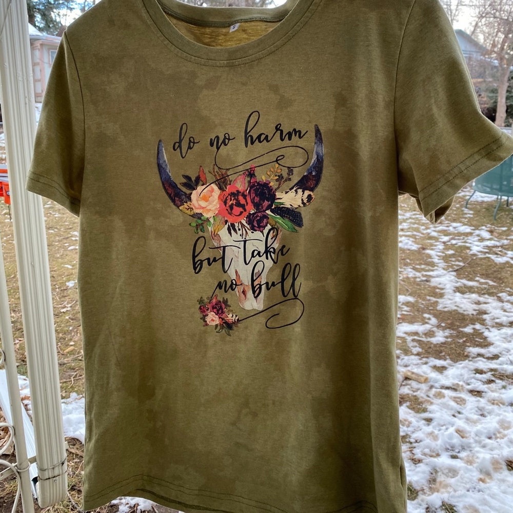 Women’s graphic tee